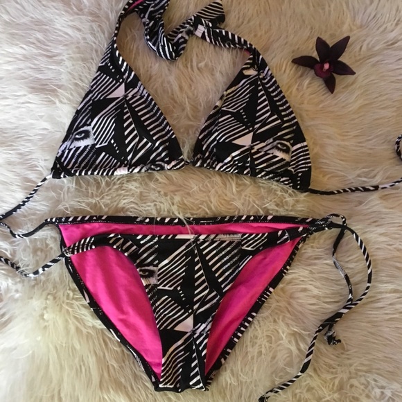 Volcom Bikini size L excellent like new pre- owned - Picture 1 of 4